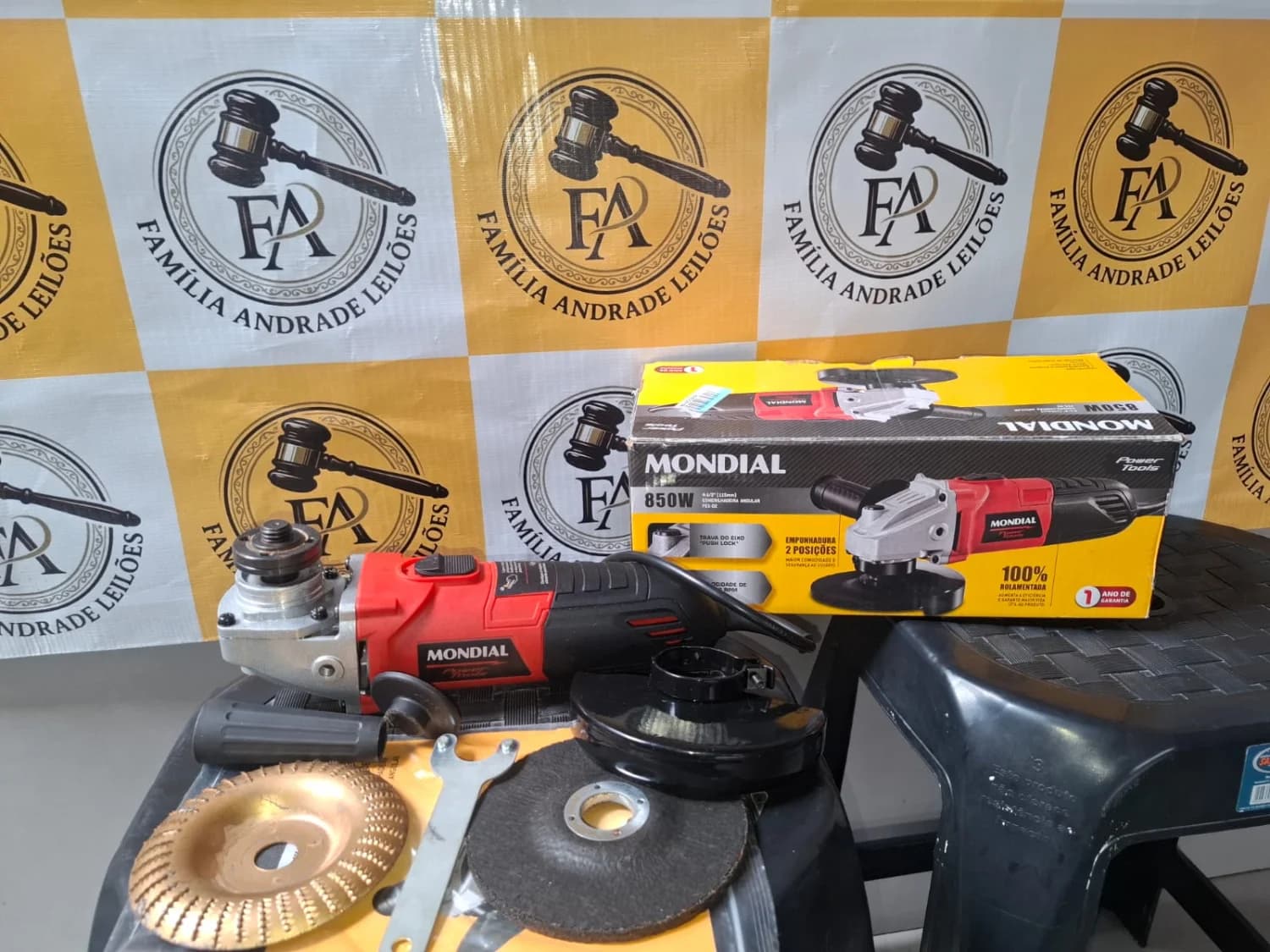 Esmerilhadeira 850w 127V - Mondial - EMPUNHADEIRA DANIFICADA - 1